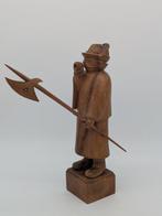 sculptuur, Holzskulptur Nachtwächter mit Hellebarde - 30.5