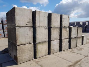 Stelconplaten | Betonplaten | Megablokken | Stapelblokken beschikbaar voor biedingen