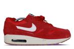 Nike Air Max 1 Essential Gym Red Sail • 40.5 42.5, Kleding | Heren, Ophalen of Verzenden, Nieuw, Nike, Sneakers of Gympen