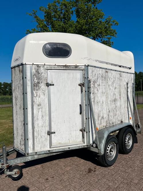 Leuke Atec 2-paards trailer!, Dieren en Toebehoren, Paarden en Pony's | Trailers en Aanhangwagens, 2-paards trailer, Zo goed als nieuw
