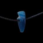 Oud-Romeins Prachtige glazen amulet hanger in de vorm van