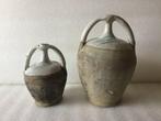 Vaas (2) - Aardewerk - een paar vaten