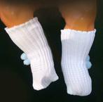 Vintage retro baby poppen sokjes  kousjes met pompoms., Verzamelen, Poppen, Verzenden, Nieuw, Kleertjes