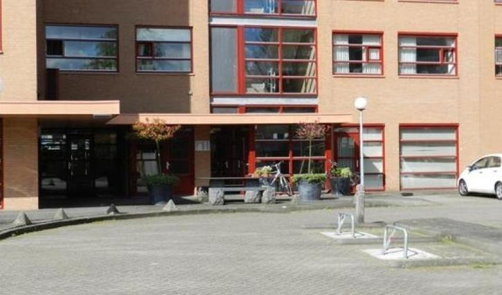 Te Huur 3 Kamer Appartement Heuvelring In Tilburg, Huizen en Kamers, Huizen te huur, Direct bij eigenaar, Noord-Brabant, Appartement