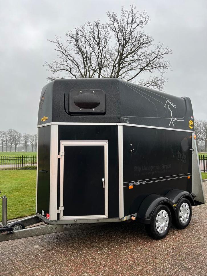 Mooie Humbaur 2-paards uit 2012 met zadelkamer!, Dieren en Toebehoren, Paarden en Pony's | Trailers en Aanhangwagens, 2-paards trailer