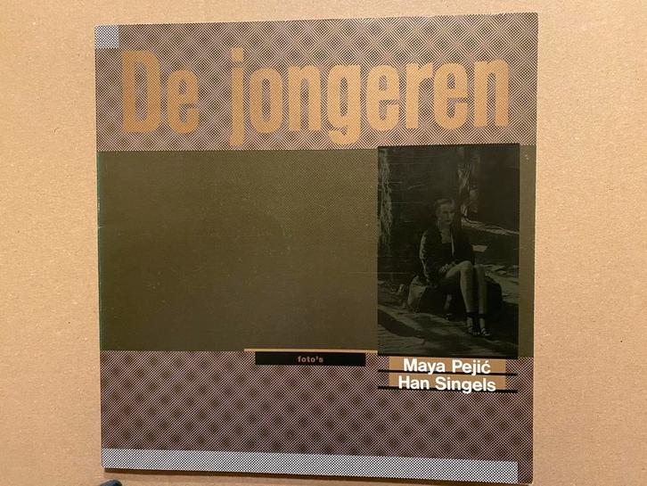 Fotoboek - Maya Pejic en Han Singels- De Jongeren 80er Jaren, Boeken, Kunst en Cultuur | Fotografie en Design, Zo goed als nieuw