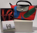 Robert Indiana (1928-2018) - LOVE Red Sculpture + Love Bag, Antiek en Kunst