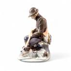Royal Copenhagen - Beeldje - Boxed Hunter with Dog loading