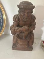Figuur - Franse eikenhouten statuette van de apotheker van, Antiek en Kunst