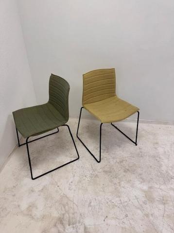 Gebruikte Arper Catifa 46 design 4-poot stoel stapelbaar beschikbaar voor biedingen