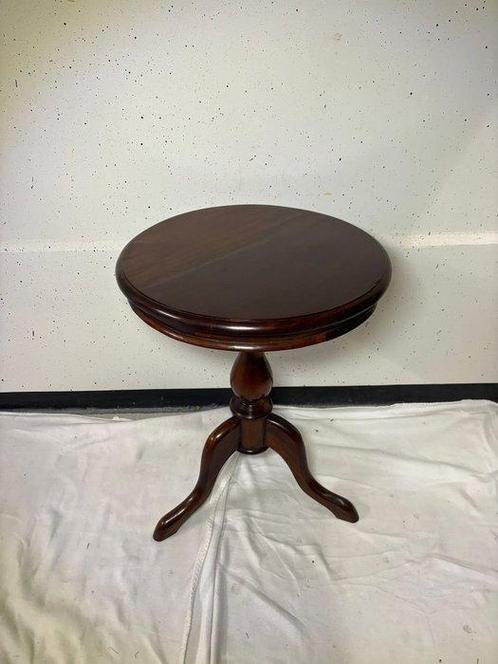 Bijzettafel - Klassieke Houten Bijzettafel in Victoriaanse, Antiek en Kunst, Curiosa en Brocante