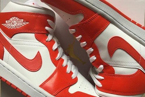 Nike - Air Jordan 1 Mid - High-top sneakers - Maat: EU 42 -, Kleding | Heren, Schoenen