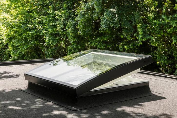 VELUX lichtkoepel gebogen glas solar ventilerend 60x90 cm, Doe-het-zelf en Verbouw, Glas en Ramen, Verzenden