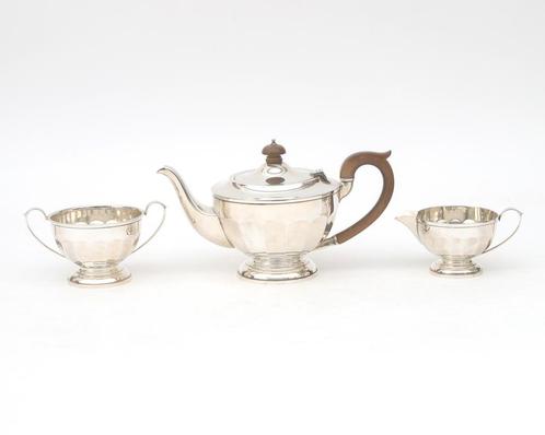 Een driedelig zilveren theestel, Engeland, 1930-1931, Antiek en Kunst, Antiek | Goud en Zilver