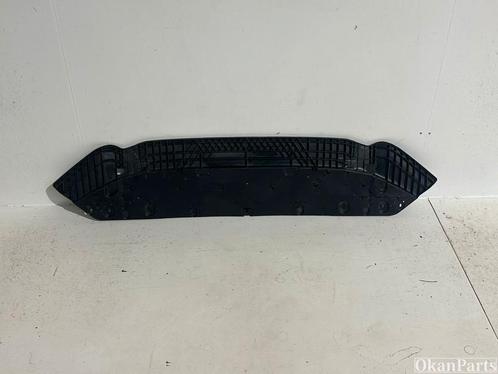 Audi A4 8W B9 voorbumper bodemplaat 8W0807611A, Auto-onderdelen, Carrosserie en Plaatwerk, Gebruikt, Voor, Ophalen