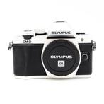 Olympus E-M10 II Body Zilver (Occasion) - 9980 Opnamen, Audio, Tv en Foto, Fotocamera's Digitaal, Ophalen of Verzenden, Zo goed als nieuw