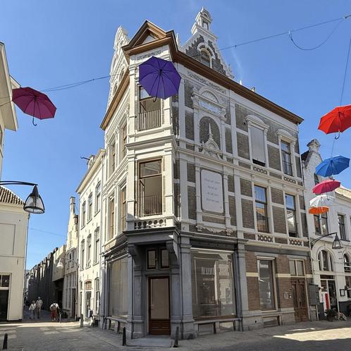 Studio met Luxe Badkamer in Monumentaal Pand gevonden in Dev, Huizen en Kamers, Kamers te huur, Deventer