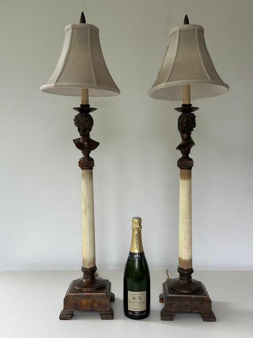 Fine Art Lamps - Tafellamp met beeldje (2) - Hars, Metaal -, Antiek en Kunst, Curiosa en Brocante