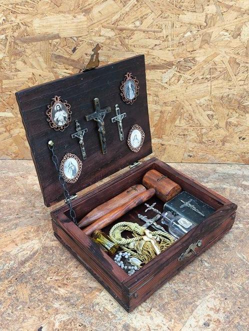 Vampier ogen kit - Hout, metaal, glas, enz. - 1990-2000 -, Antiek en Kunst, Antiek | Boeken en Bijbels