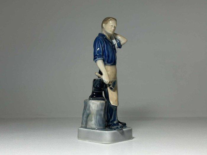Royal Copenhagen - Beeldje - Blacksmith #4502 - Porselein, Antiek en Kunst, Antiek | Glas en Kristal