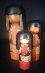 Kisaku - Beeldje, set van drie Vintage Gumma Kokeshi - 23 cm