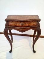 Nachtkastje - Legno, ottone - Comodini - Tavolino