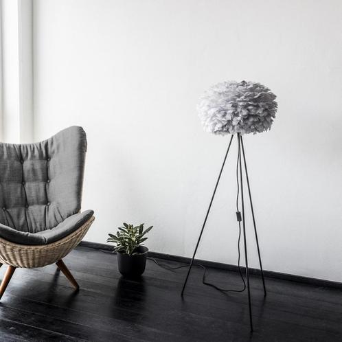 Vloerlamp lichtgrijs | Umage Eos | met tripod zwart, Huis en Inrichting, Lampen | Vloerlampen, Nieuw, Verzenden
