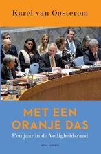 Met een oranje das | 9789045040240 | Karel van Oosterom, Boeken, Zo goed als nieuw, Karel van Oosterom