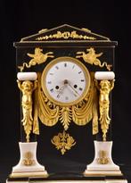 Portico klok Louis XVI Carrara marmer, verguld brons -, Antiek en Kunst