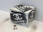 Rob VanMore - Chanel Vault, Antiek en Kunst