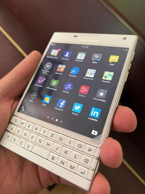 Blackberry Passport. (Wit / zeldzaam) - Mobiele telefoon -, Spelcomputers en Games, Spelcomputers | Overige Accessoires