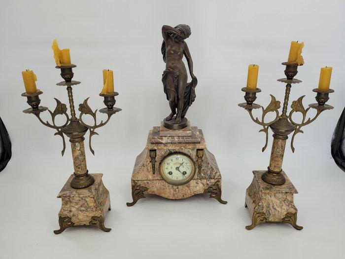 uitbreiden Kapitein Brie tweede ≥ Antieke Art Nouveau (1890 c.) pendule met 2 kandelaars - — Antiek |  Klokken — Marktplaats