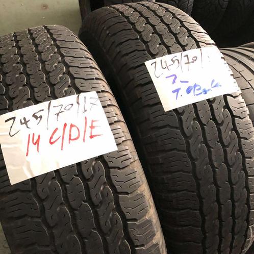 2 x Toyo Open Country 245-70-17 Zomerbanden 7mm, Auto-onderdelen, Banden en Velgen, 17 inch, Zomerbanden, 245 mm, Personenwagen