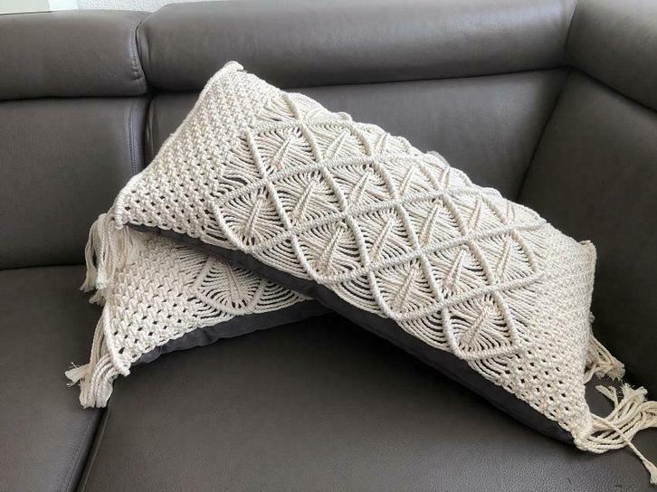 Macramé sierkussen - lang, Huis en Inrichting, Woonaccessoires | Kussens, Overige kleuren, Nieuw, Overige vormen, Verzenden