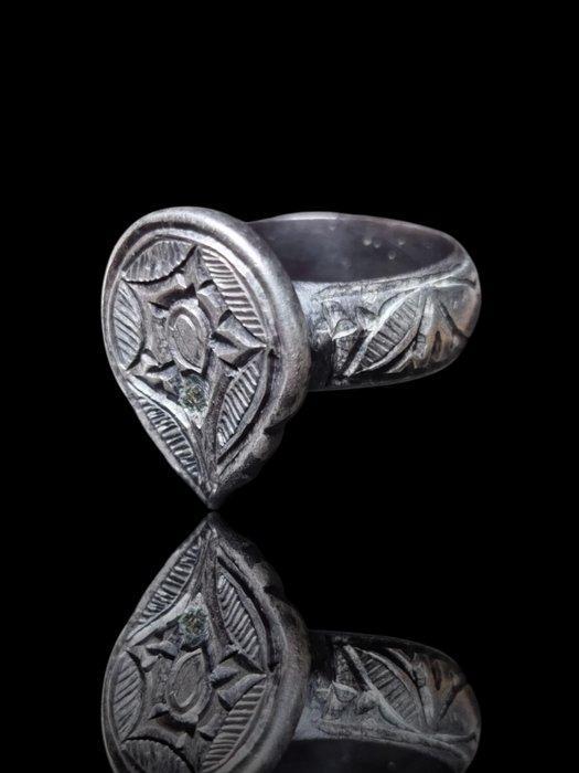 Viking-Crusader Zilver, Extreem rare Heavy Drop shape seal, Sieraden, Tassen en Uiterlijk, Antieke sieraden