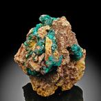 Dioptase Kristallen op matrix - Hoogte: 4.5 cm - Breedte:, Verzamelen