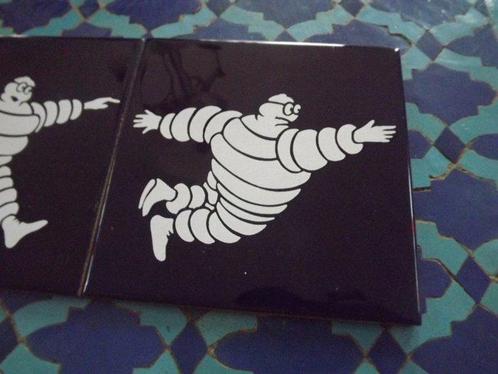 Tegel (4) - Michelin, Series of 4 Bibendum tiles shaking, Antiek en Kunst, Antiek | Wandborden en Tegels