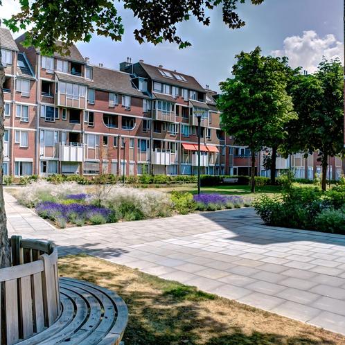 Studio met Balkon in Centrum, Huizen en Kamers, Kamers te huur, 35 tot 50 m², Overige regio's