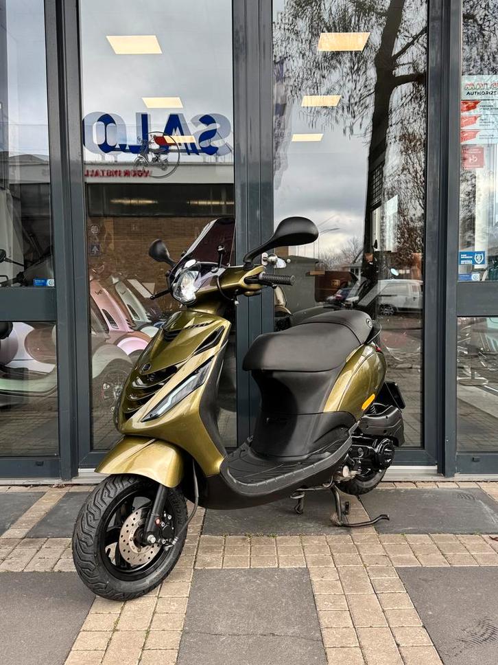 Piaggio Zip IGET E5 brom | Sp-look | Custom | garantie, Fietsen en Brommers, Scooters | Piaggio, Maximaal 45 km/u, Zip, Benzine