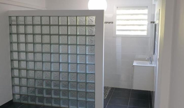 Te Huur Studio Dirk Hoogenraadstraat In Den Haag, Huizen en Kamers, Kamers te huur, 20 tot 35 m², Den Haag