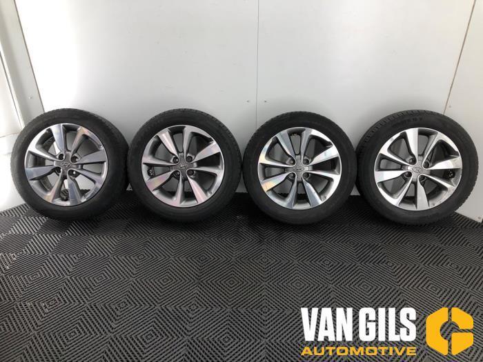 Sportvelgenset + banden Hyundai I20 O319776, Auto-onderdelen, Ophanging en Onderstel, Ophalen of Verzenden