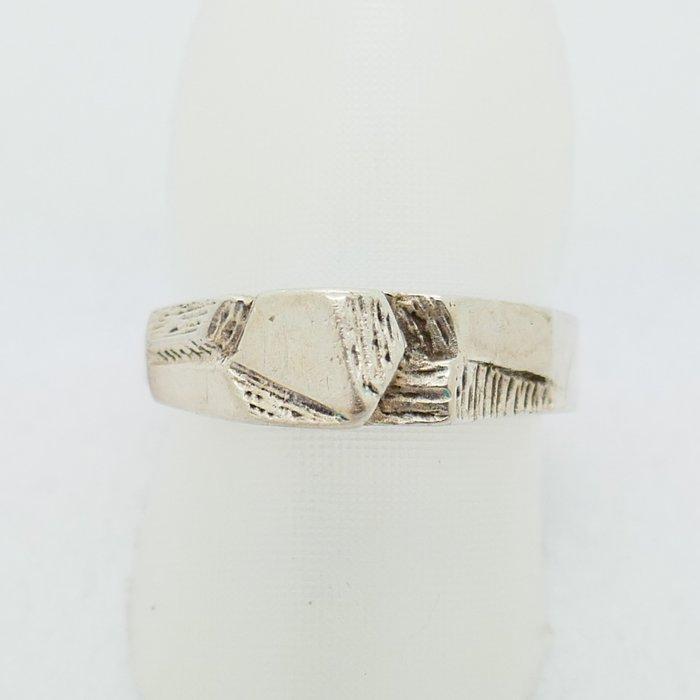 Zonder minimumprijs - Ring Zilver - Matti J. Hyvarinen 1976, Sieraden, Tassen en Uiterlijk, Ringen