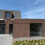 Tweekapper semi-bungalow met tuin, parkeergelegenh..., Stramproy