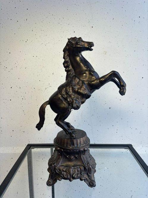 Beeld, Steigerend paard van Marly - 36 cm - Legering, Antiek en Kunst, Antiek | Keramiek en Aardewerk