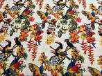 Tropical Luxury: Esplosione di Colori Esotici su Cotone