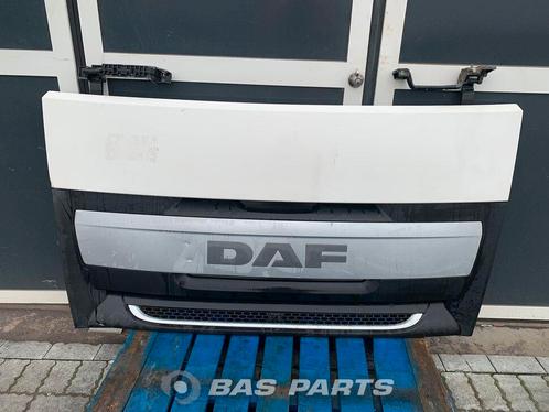 Grille DAF XF106 1892076, Auto-onderdelen, Vrachtwagen-onderdelen, Gebruikt, DAF, Carrosserie en Plaatwerk, Ophalen