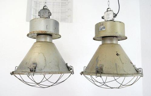 Mesko - Plafondlamp - Metaal - Twee Poolse industriële, Antiek en Kunst, Curiosa en Brocante
