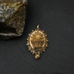 Antiek gouden hanger van een mutsenbel, Sieraden, Tassen en Uiterlijk, Bedels, Ophalen of Verzenden, Gebruikt, Goud, Overige merken