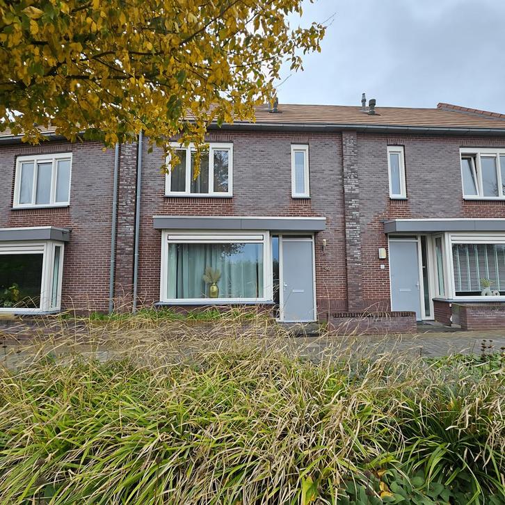 huis in Landgraaf gevonden voor €1150,- pm, Huizen en Kamers, Garages en Parkeerplaatsen