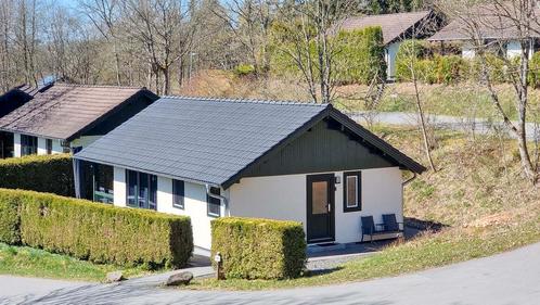 Noord-Rijnland-Westfalen: Eifelpark Kronenburger See nr 12, Huizen en Kamers, Recreatiewoningen te koop